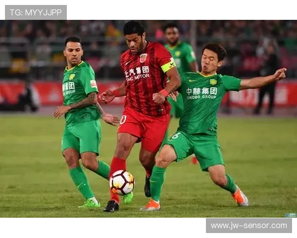 中超直播精彩纷呈,激情四射带你直击赛场热血瞬间 中超直播精彩纷呈,激情四射带你直击赛场热血瞬间