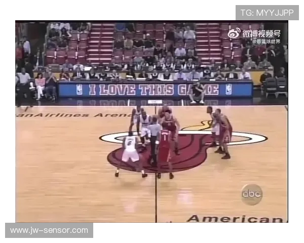 NBA精彩对决实时更新 狂热球迷关注最新比分战况